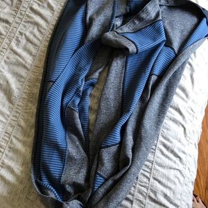 Lululemon scarf with snaps